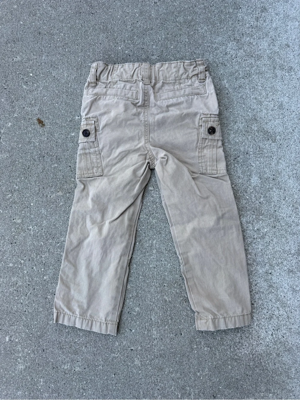 GAP Boys Casual Cargo Pants in Light Khaki